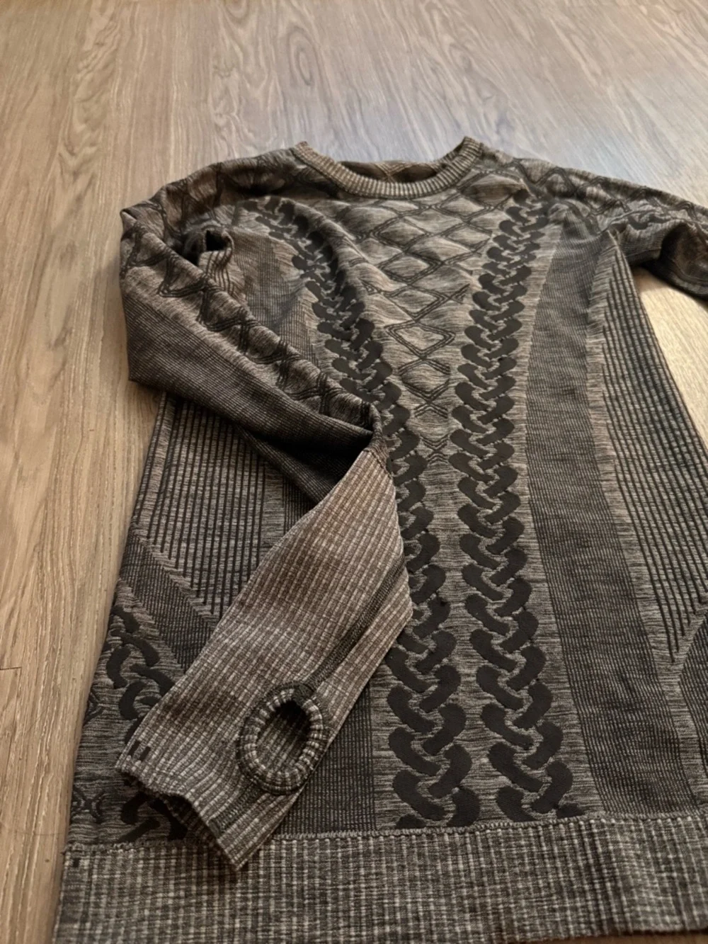 lululemon athletica Gray Patterned Long Sleeve Top - Picture 2 of 4